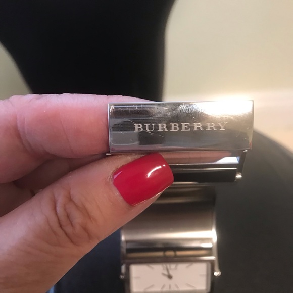 Burberry watch - Picture 4 of 4